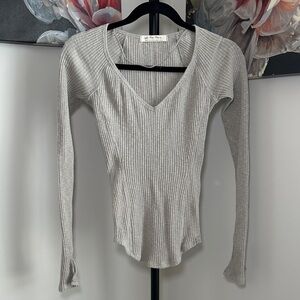 We The Free Light Gray Ribbed Long Sleeve Top